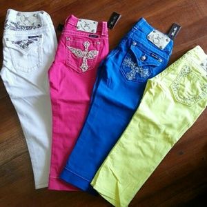 DONT BUY. I'm looking for these colors size 32
